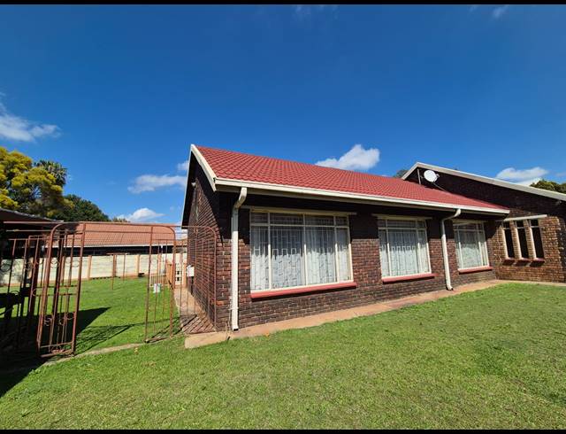 4 BEDROOM HOUSE FOR SALE IN VANDERBIJLPARK SE 3
